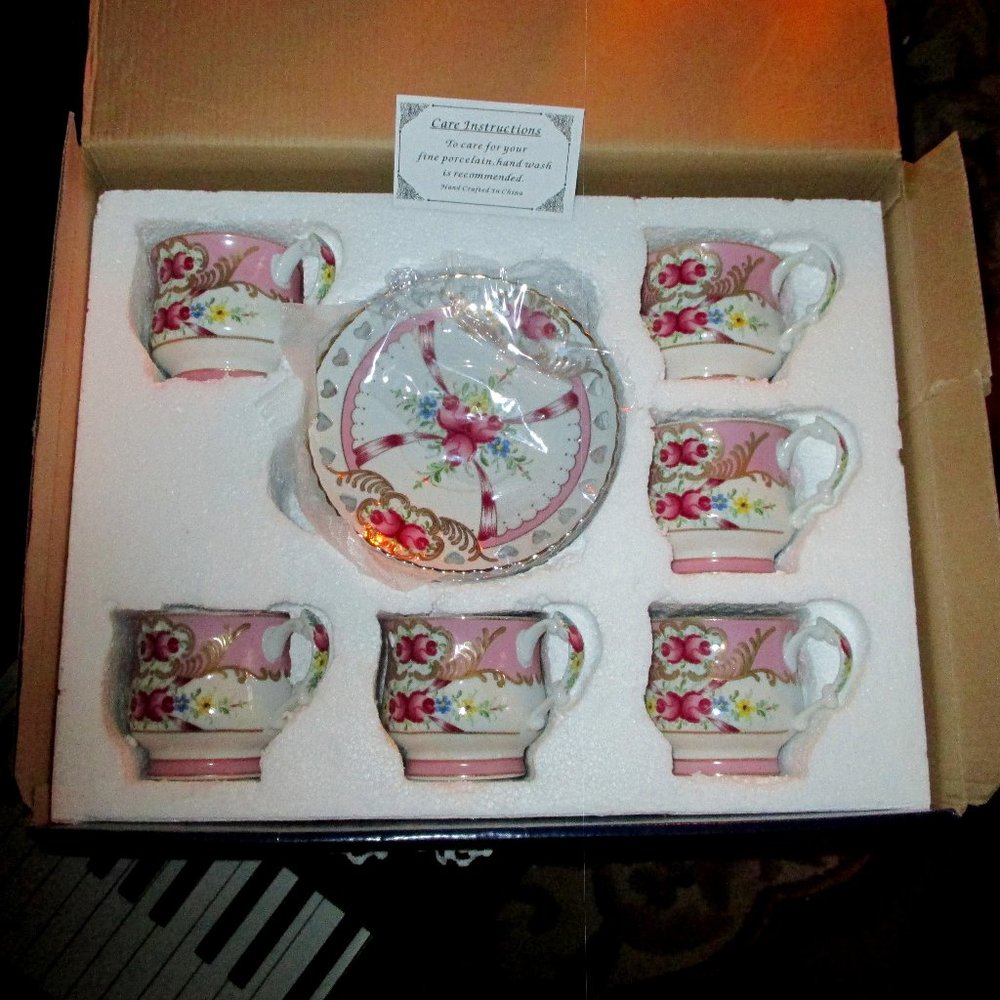 Sorelle Tea Cups & Saucers